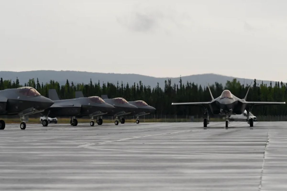 米空軍のＦ３５操縦士、機体墜落前にエンジニアと５０分の空中電話会議行う 事故報告書