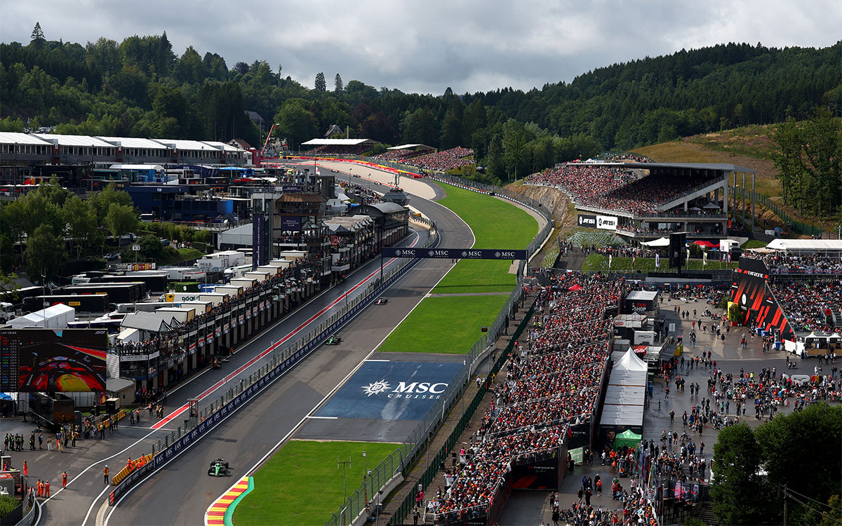 雨のベルギーGP遅延、FIA判断に2人のF1王者が反発―“クラシックレース消滅”の危機に警鐘