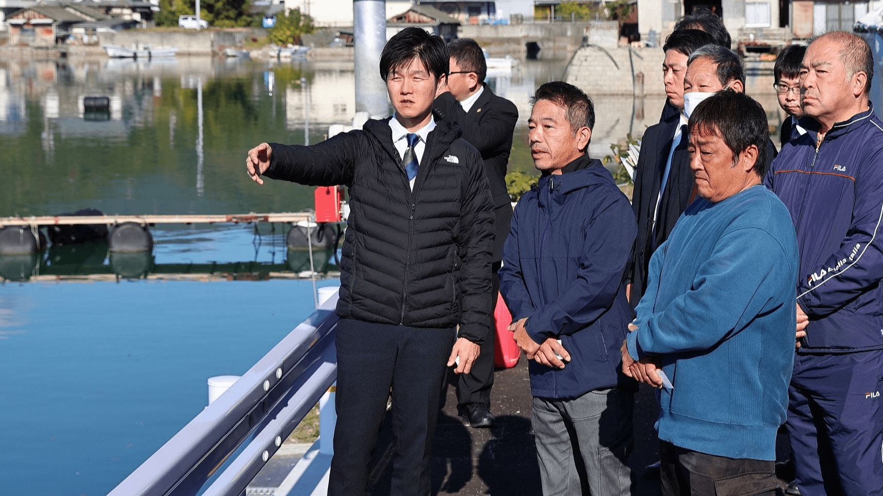 広島県のカキ大量死 鈴木農相が東広島の生産現場を視察 財政支援の検討急ぐ考え示す