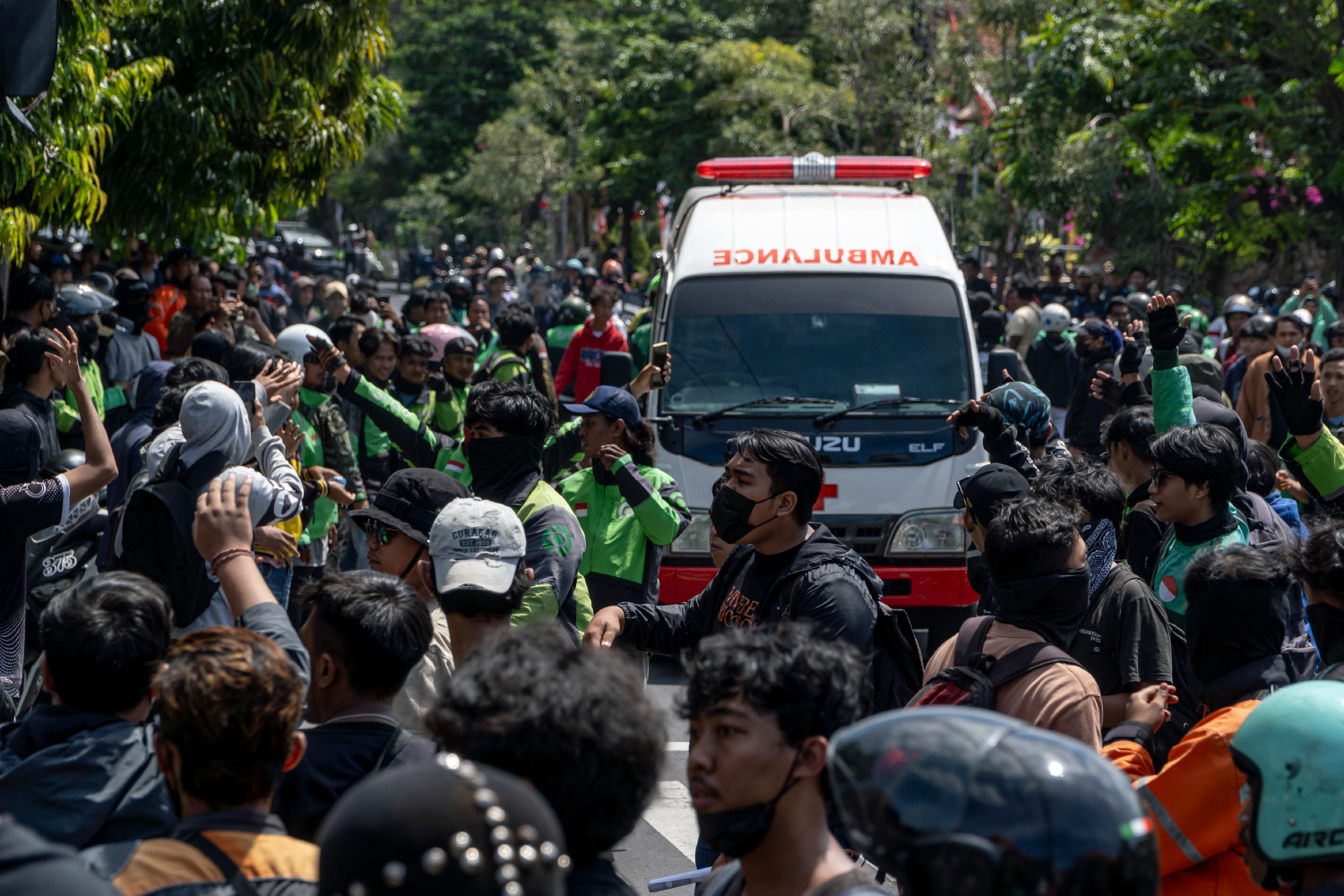 インドネシア型の民主主義が勝利した日、全政党の“与党化”に市民がSNS通じて反旗、プラボウォ政治の実像（Wedge（ウェッジ））