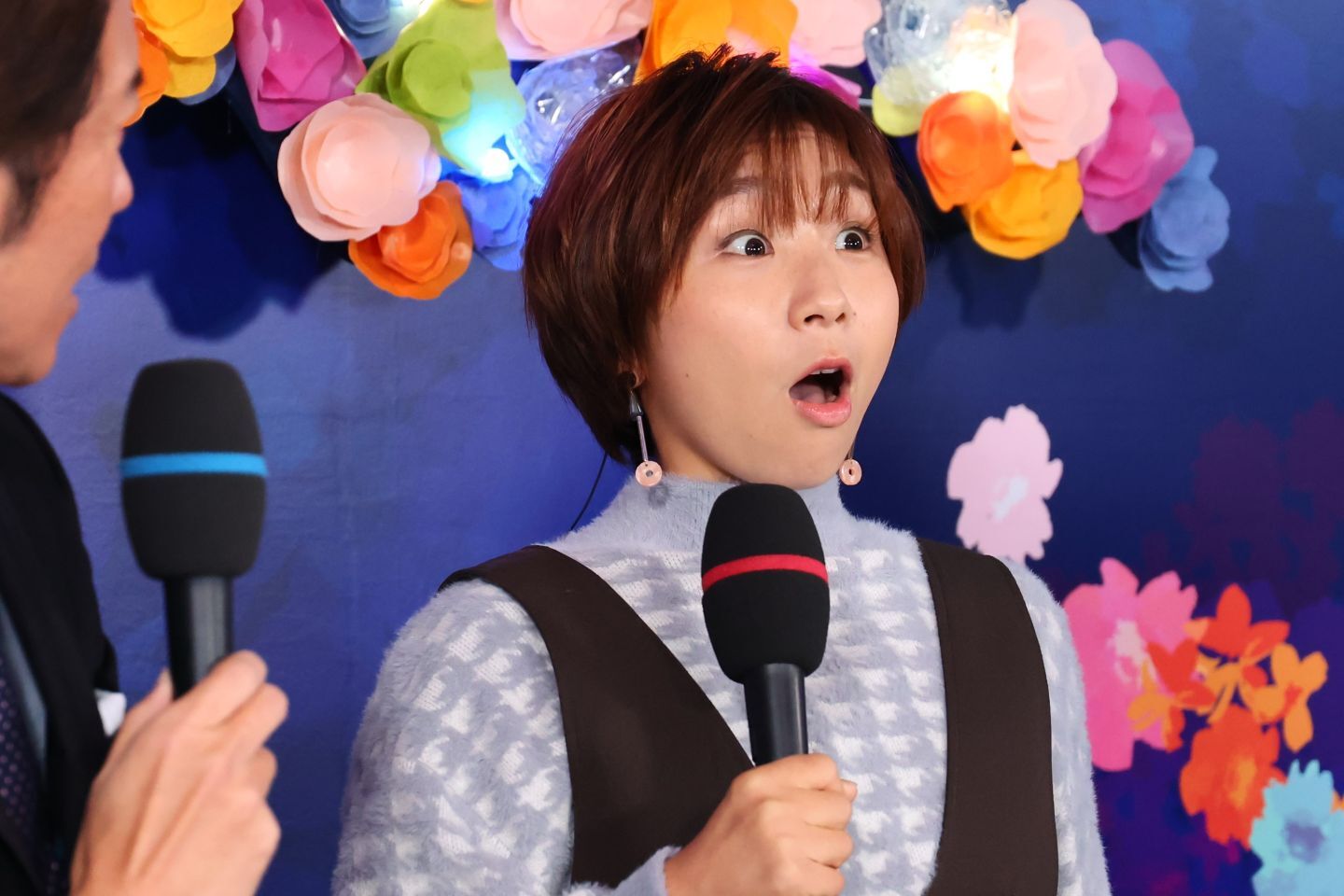 「今回の五輪で一番の衝撃」の声も続々 五輪フィギュア解説者の熱量がNHKスタジオでも爆発！「松岡修造さんそっくり」と話題