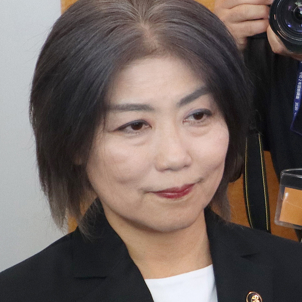 「どういう神経」学歴詐称疑惑の伊東市長 災害視察報告で謎の自撮り、能天気なランチ報告…加速するSNSの“KY投稿”に批判続出