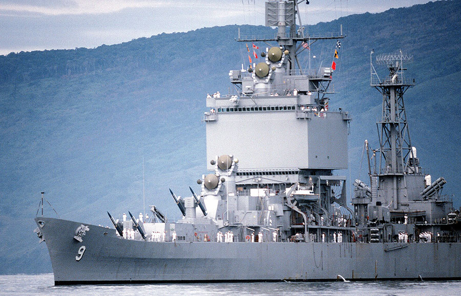 “異様に頭がデカかった”世界初の原子力巡洋艦「誰か解体して！」 退役から36年 ようやく“最終処分”方針 衛星写真でまる見え！