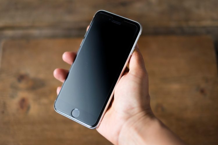 《中古スマホ市場の最新トレンド》「iPhone SE」シリーズが根強い支持を集めるワケ eSIMのみ対応「iPhone 17」発売が市場に及ぼすインパクトとは