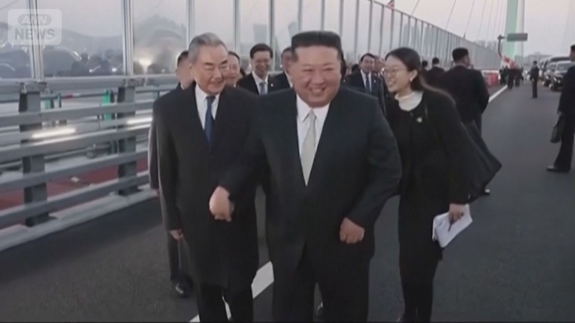 金正恩氏 電撃“日帰り訪中”新映像 中国と蜜月関係アピール 死亡説流れる中…