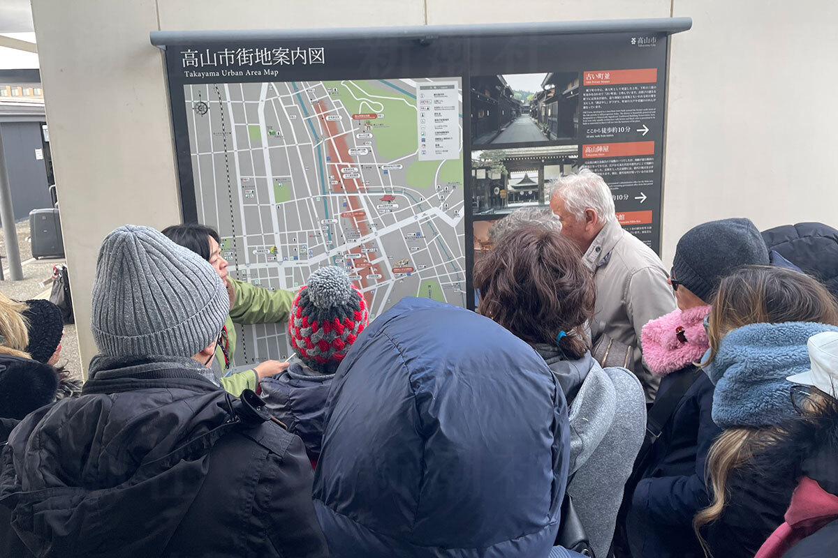 中国人観光客の減少に「ずっとこのままでいい」 京都では喜びの声が 一方、白川郷では「墓に登ったり、私有地で用を足したり…」 地元住民は嘆息