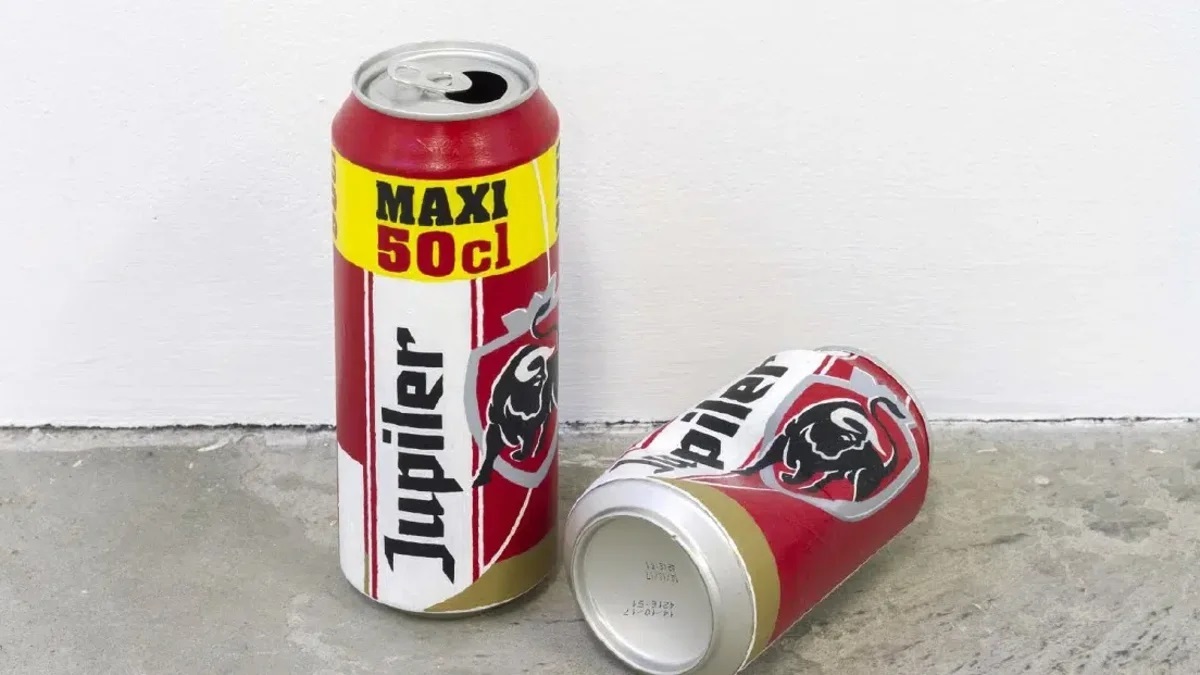 ビール缶そっくりのアート作品、作業員が誤って廃棄 24年オランダ
