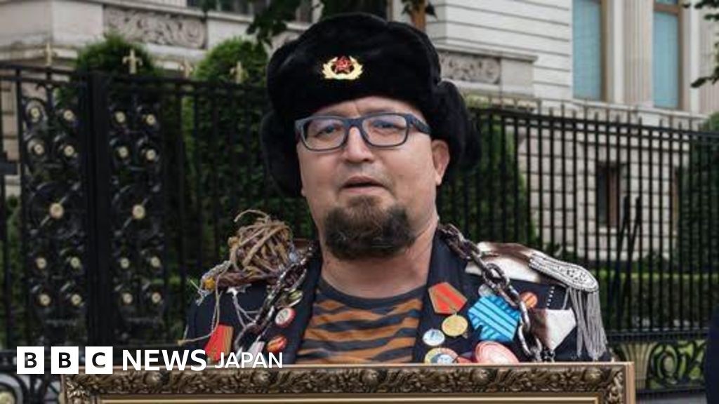 プーチン氏に批判的なロシア人アーティスト、ポーランドで射殺される