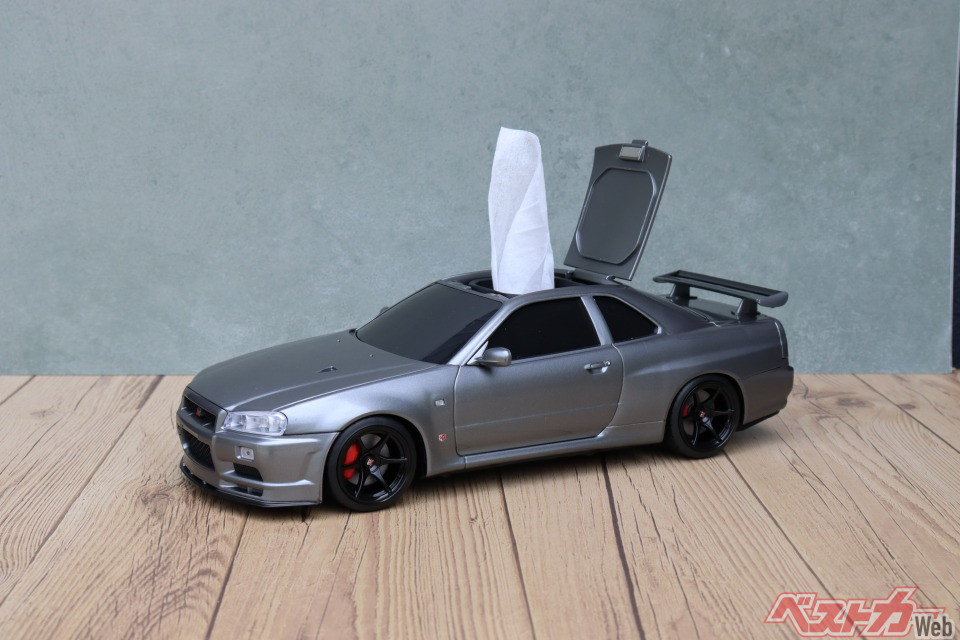 Rがまさかの姿に!? 愛と実用がミックスした新アイテム登場！ ウェットティッシュケースが本気すぎる