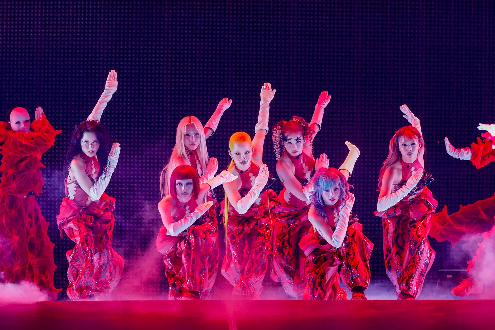 XG、東京ドームでワールドツアー完走 新曲初披露＆JURINがステージでスケボーも【ライブレポ】