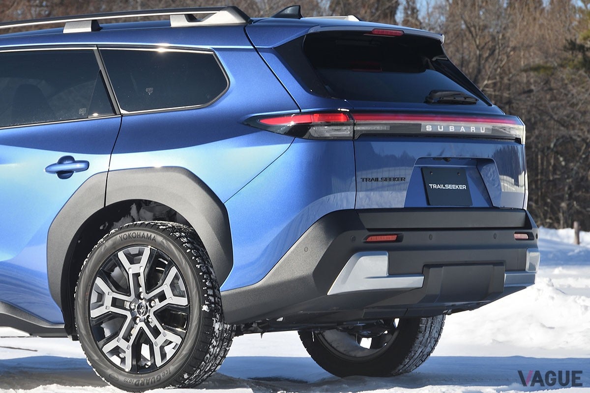 大量のキャンプ道具も余裕で飲み込む！ スバル新型「トレイルシーカー」のラゲッジスペースを徹底解剖 “電動ワゴン”は週末レジャーの最適解か？