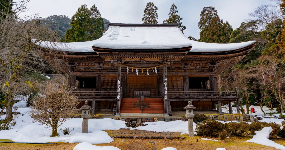 福井から奈良へ、東大寺「お水取り」の今こそ注目したい若狭神宮寺 / 謎とロマンに満ちた「お水送り」のお寺の知られざる歴史