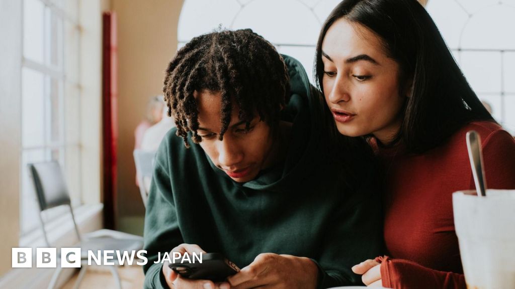 英政府が16歳未満のSNS禁止措置を発表、来春にも施行したいと首相