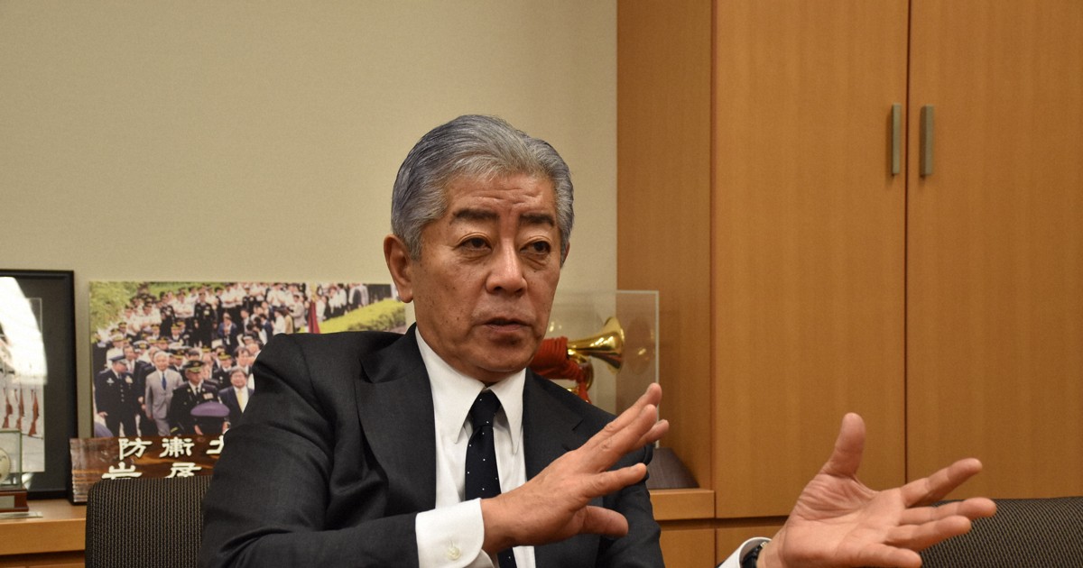 「国旗損壊罪は必要ない」 岩屋毅前外相が語る法制化への違和感