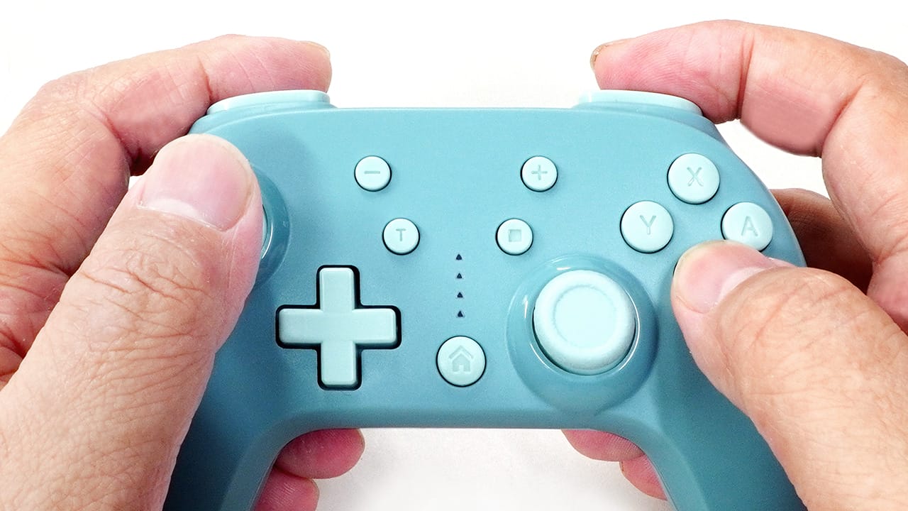 Switch 2で使えた！3COINSの3,300円ミニコントローラーが「安いのに神コスパ」すぎ！