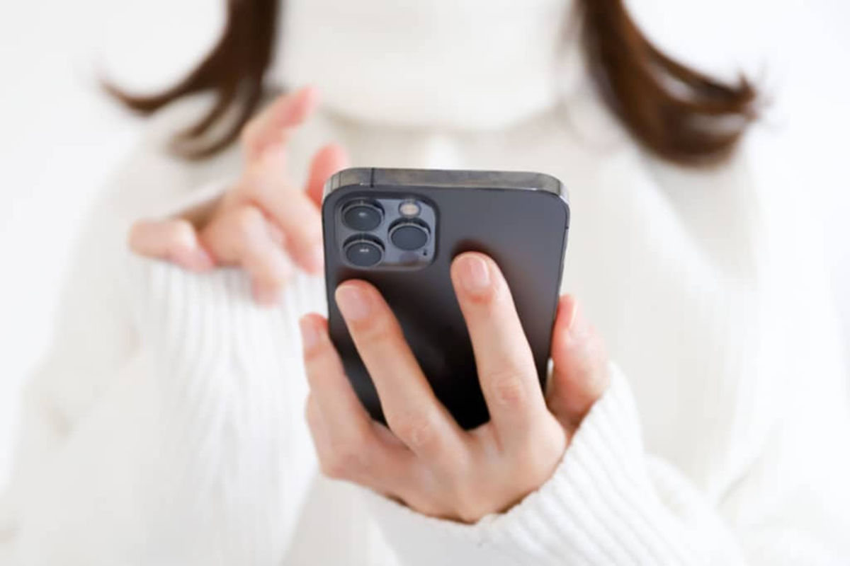 【社会人に聞いた】「コスパ最強だと思うスマホメーカー」ランキング！ 第2位は「Google」、1位は？