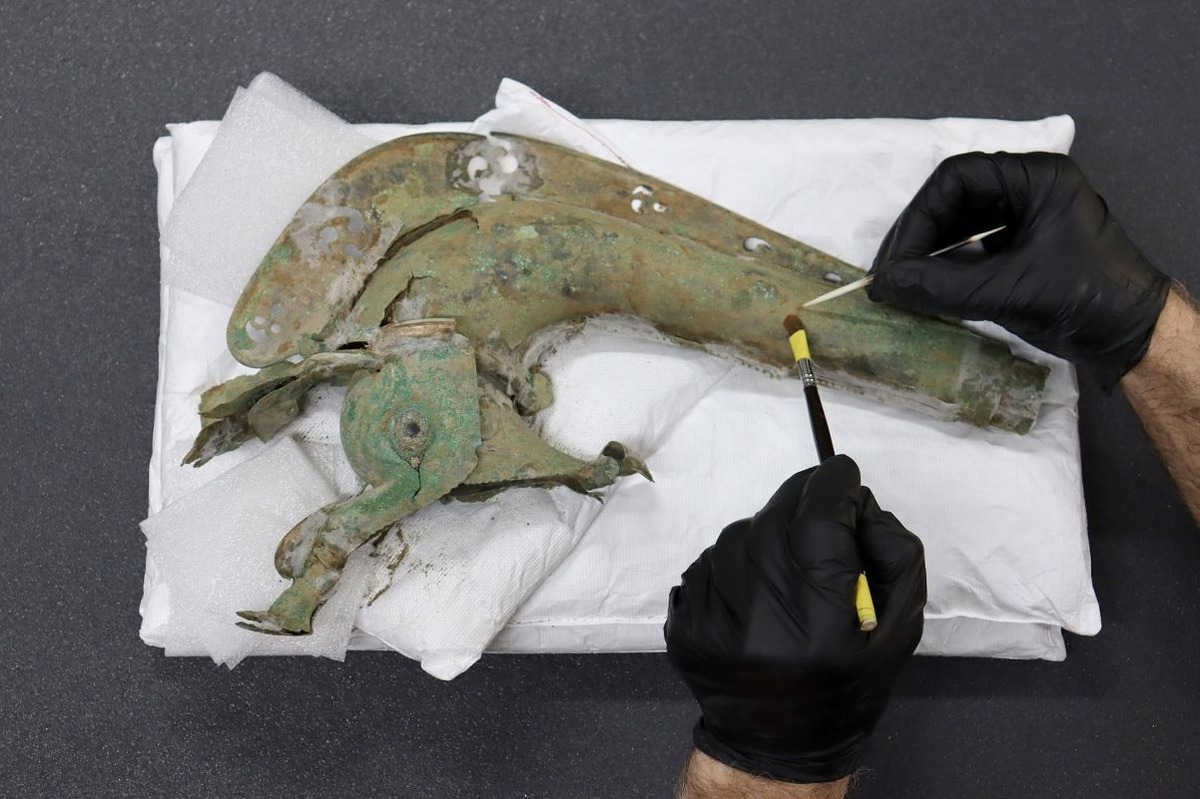 「驚くべき」鉄器時代の戦場用のラッパ、完全に近い形で出土 英