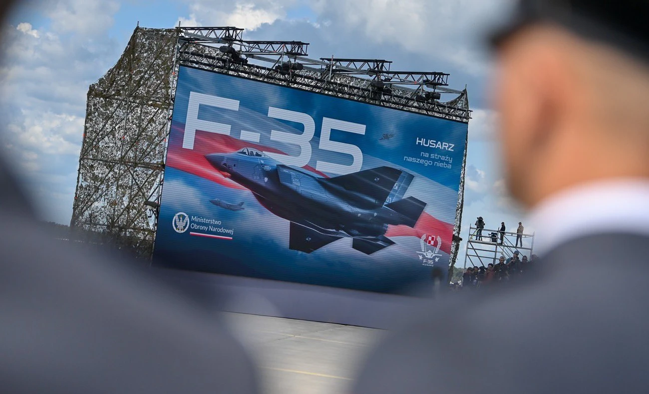 35Aが到着、カミシュ国防相は同機の追加取得を示唆