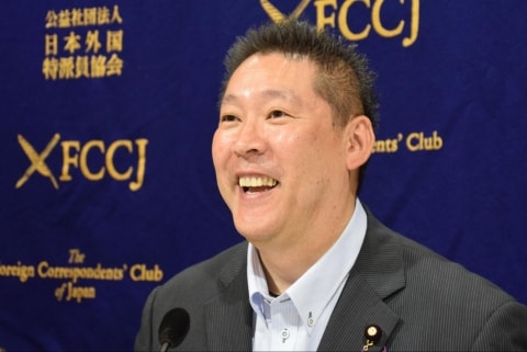 立花孝志氏、選挙ポスターで名誉毀損か…書類送検 「不倫騒動を許すな」で罪は成立する？