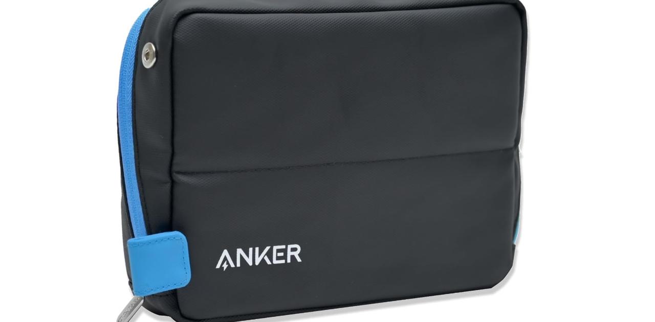 大人気すぎてみんな持ってるAnker×コクヨのガジェットポーチ、クリスマスセールです