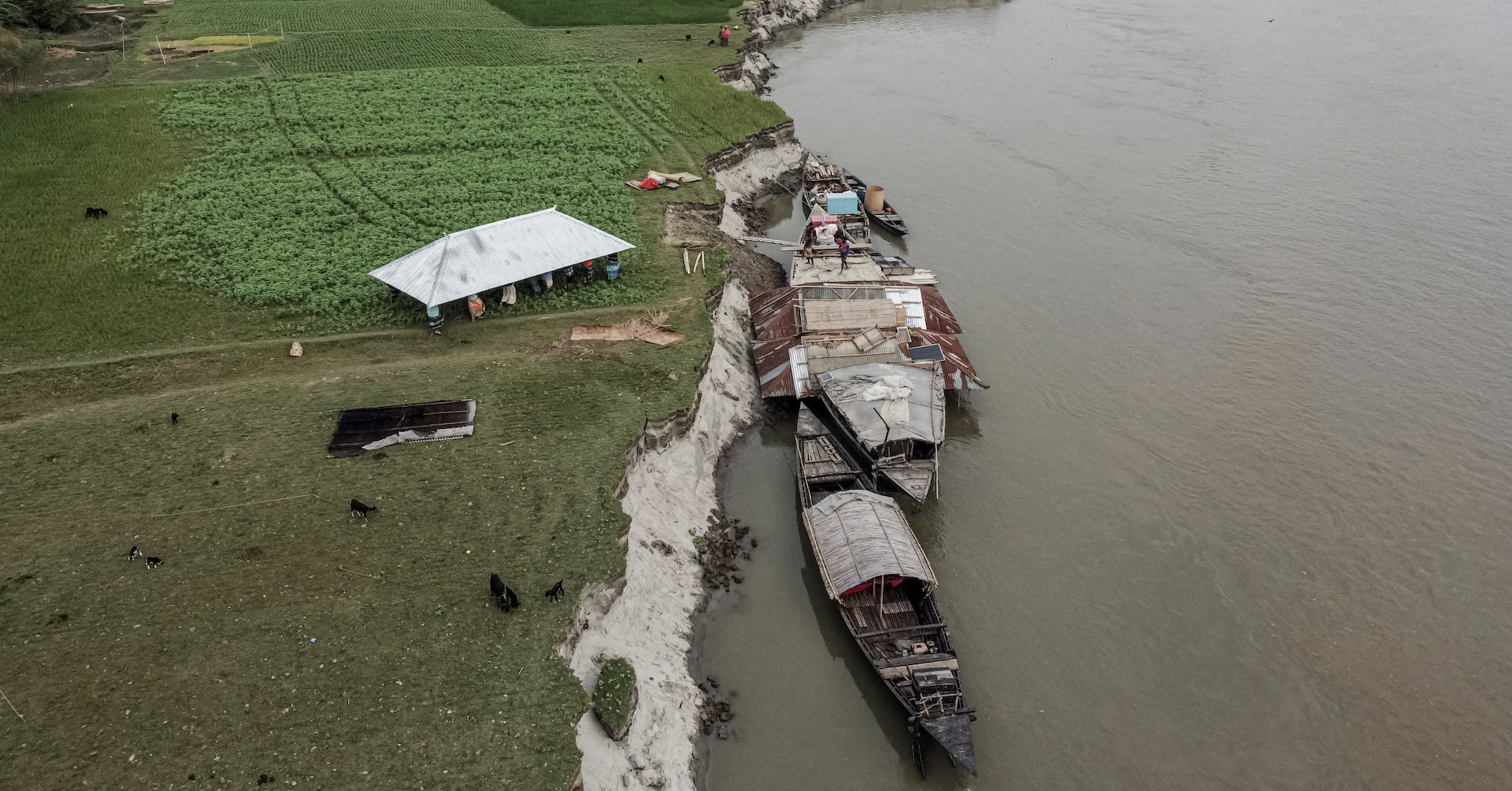 アングル：気候変動で加速する浸食被害、バングラ住民「目覚めたら家が川に」