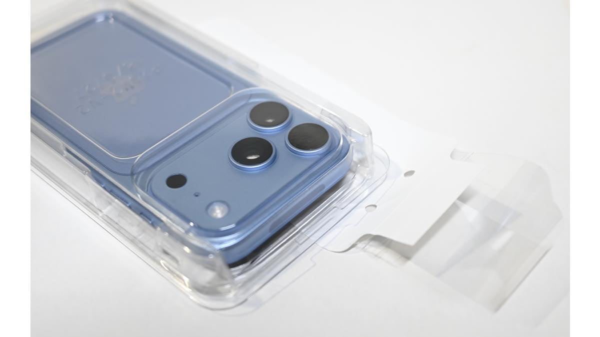 【レビュー】iPhone18 Pro用トリニティ保護ガラス〜ケースと好相性で指すべり改善