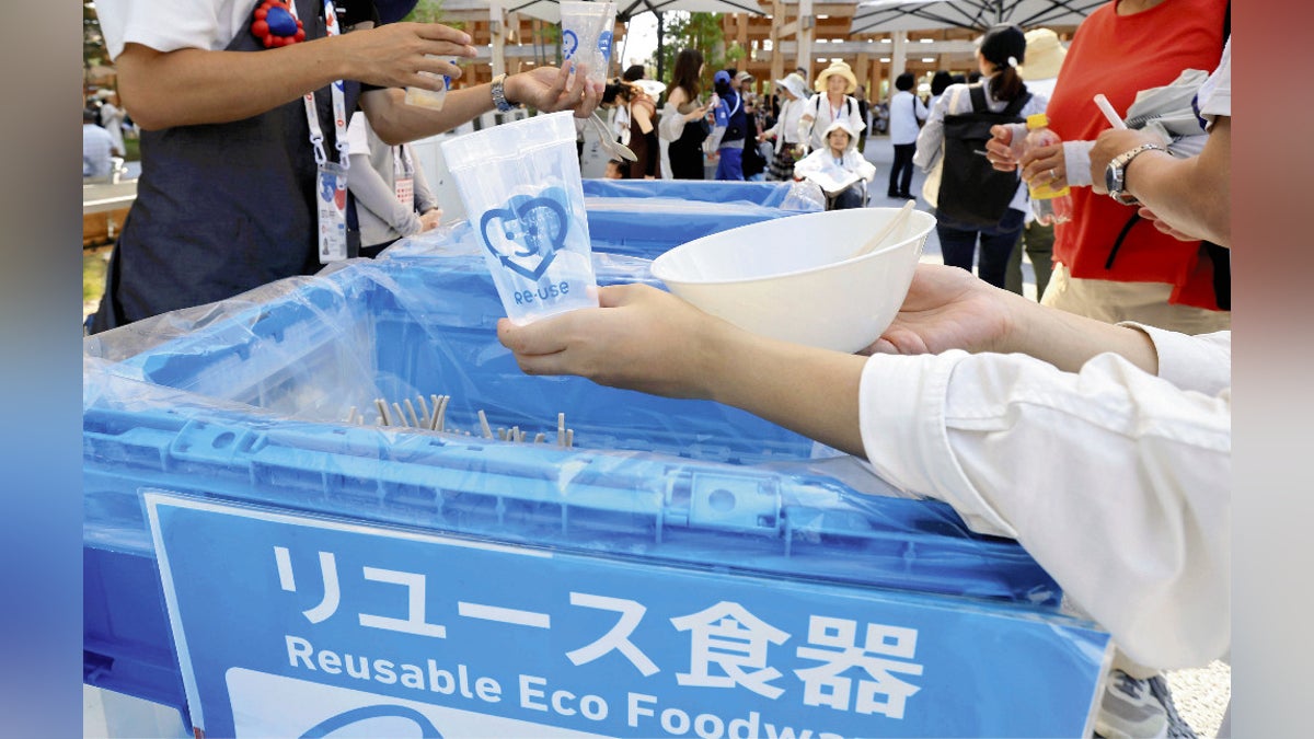 大阪万博:「リユース食器」が条件の万博キッチンカー、「高すぎる」と一部業者が不使用…理念に反し使い捨て容器 : 読売新聞