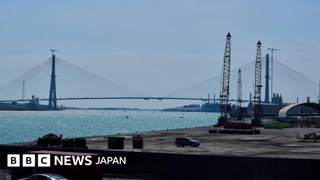 トランプ氏、アメリカとカナダを結ぶ橋の開通を阻止すると脅す