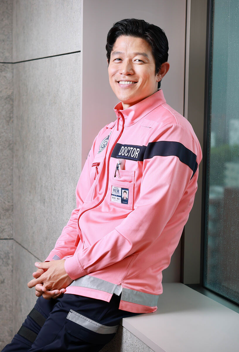 鈴木亮平 役柄と“共有”する熱い心と冷静な頭脳…人気シリーズ「ＴＯＫＹＯ ＭＥＲ」で演じる救急救命医を好演