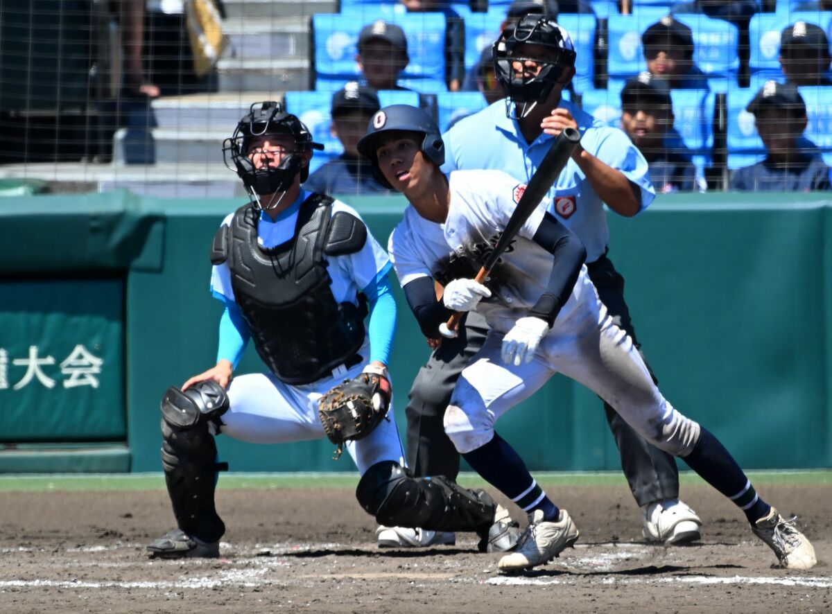 【速報】沖縄尚学が決勝進出 夏の甲子園、県勢15年ぶり 山梨学院に５ー４